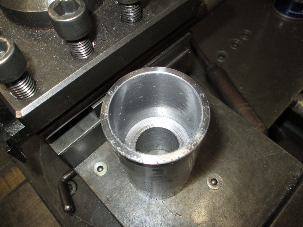 ↑筒作製ちうの図　90mmと長かったので、半分ずつ削ります