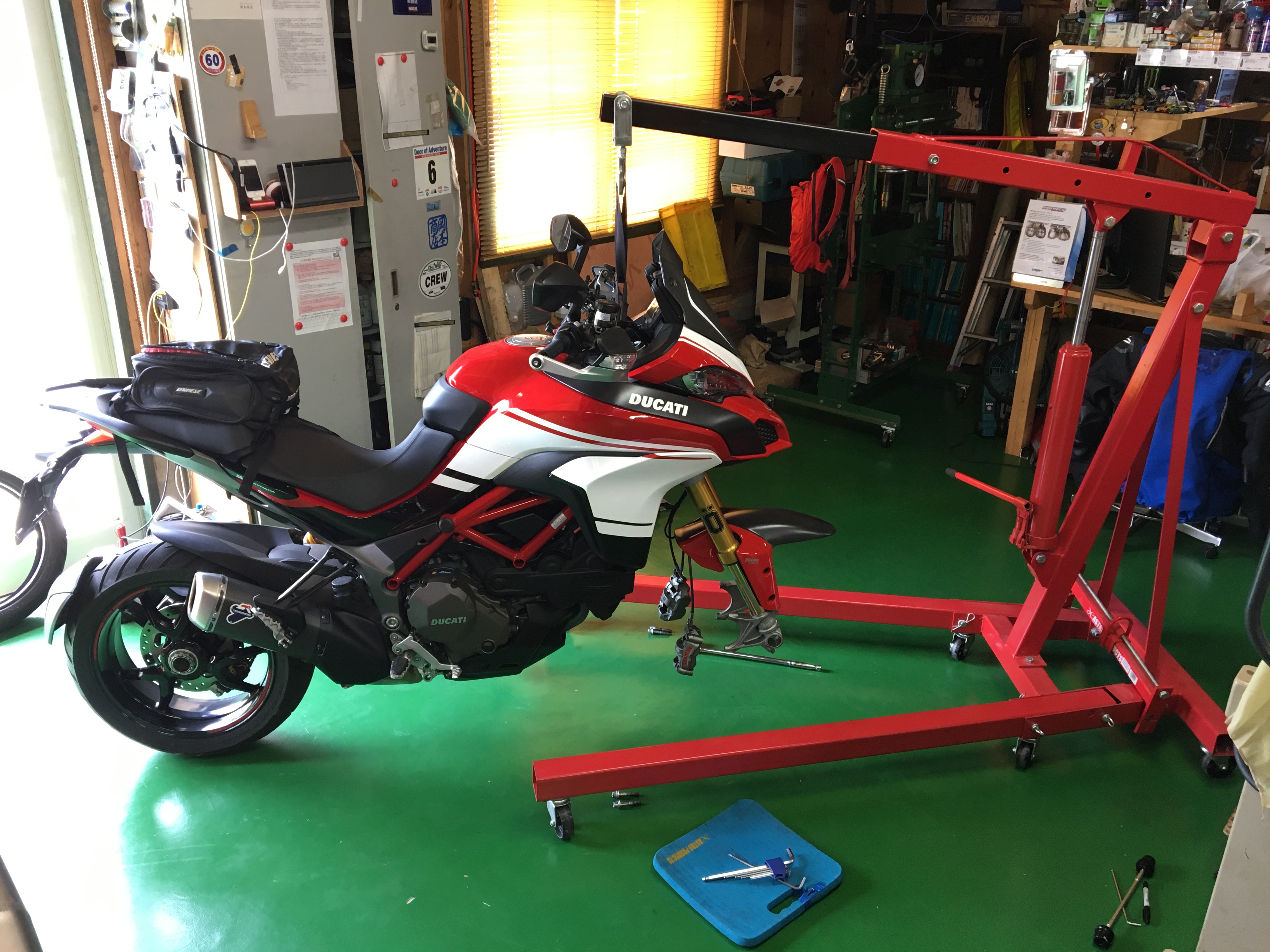 DUCATI Multistrada 1200 Pikes Peak タイヤ交換 | 岡本商店